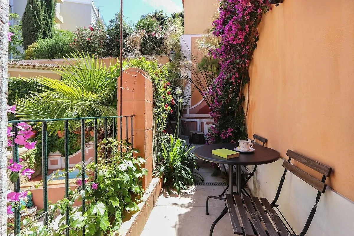 Villa Domingues Lissabon 0*,