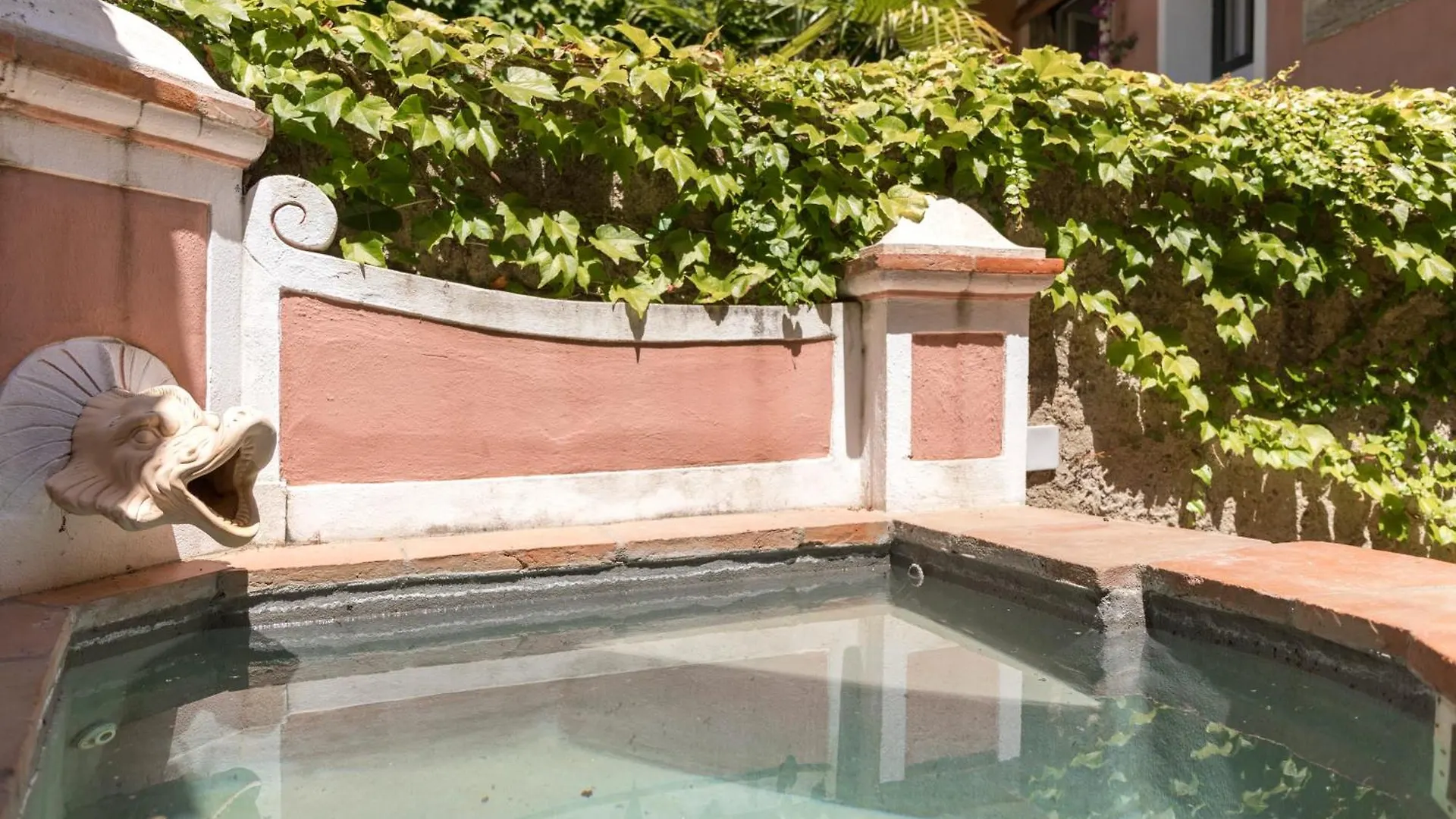 Villa Domingues Lissabon 0*,